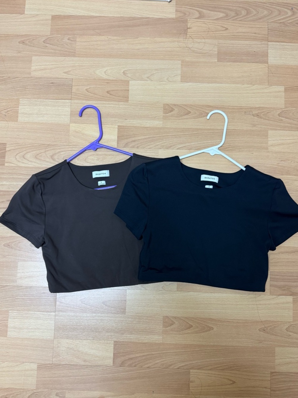 Aritzia Babaton Original Contour Crew Cropped T-Shirt Tee Duo - Black & Brown